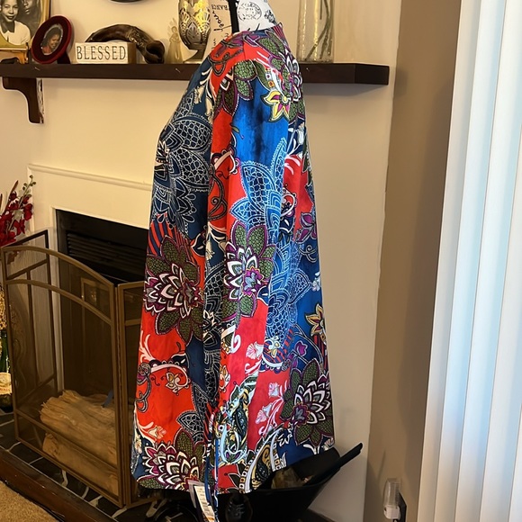 Top - Picture 2 of 5